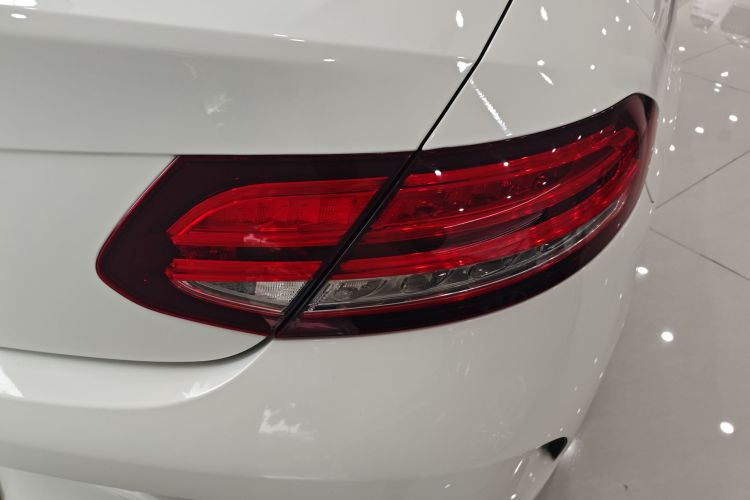 奔驰C级(进口)  C 260 轿跑车车身外观6006