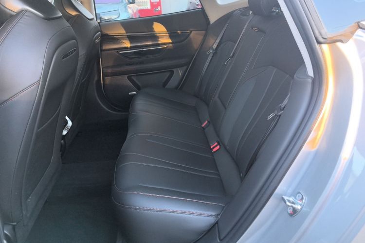 小鹏P7 2023款 586E中控内饰7004