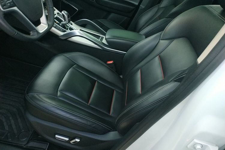 吉利汽车 博越 2020款 1.8TD DCT两驱智联型4G互联版中控内饰19