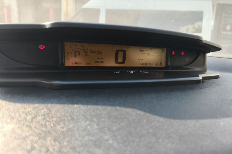 雪铁龙 世嘉 2013款 三厢 2.0L 自动品悦型中控内饰14