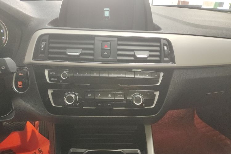 宝马1系(进口) 2018款 118i 领先型局部细节16