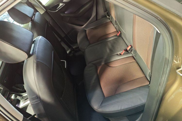 奥迪Q3 2018款 30周年年型 30 TFSI 时尚型中控内饰7004