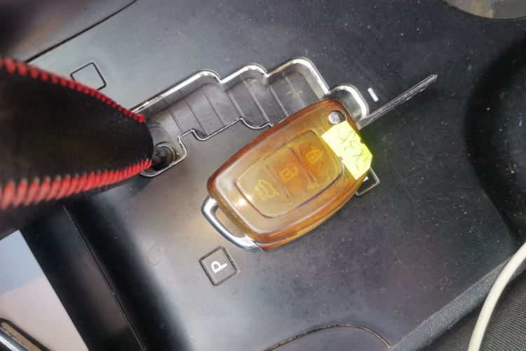 北京现代ix35 2015款 2.0L 自动两驱舒适型 国V中控内饰11