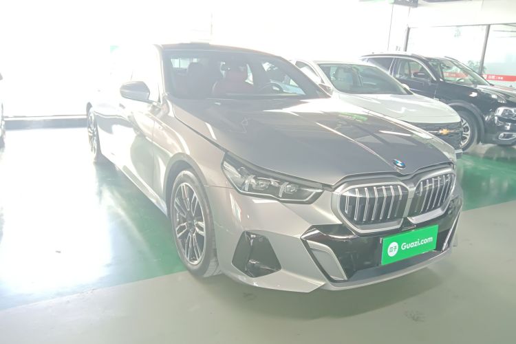 宝马5系 2024款 530Li 领先型 M运动套装车身外观6002