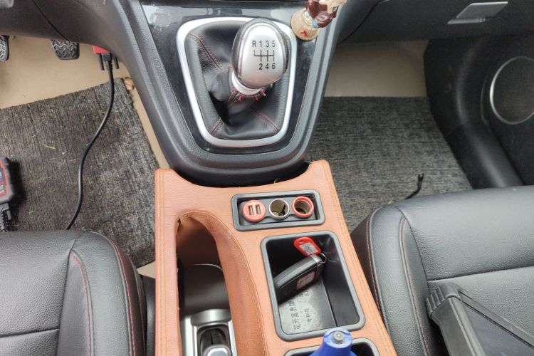 哈弗H6 2016款 升级版 1.5T 手动两驱精英型中控内饰18