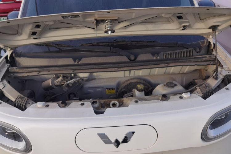 五菱汽车 宏光MINIEV 2024款 第三代 215km 青春版机舱底盘24