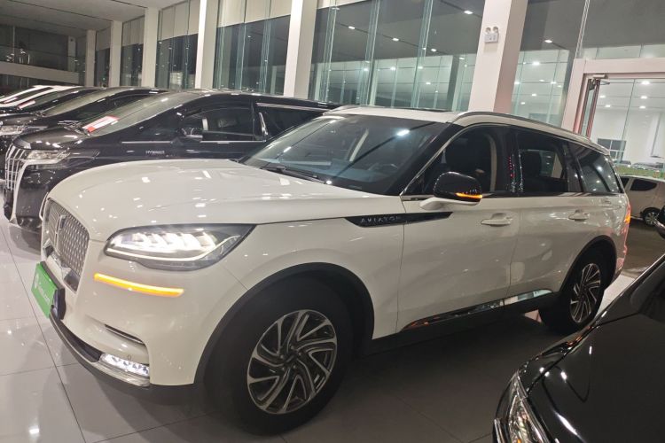 林肯 飞行家(进口) 2020款 3.0T V6全驱尊享版车身外观4