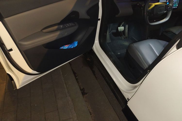 领克Z20 2025款 530km 后驱Pro中控内饰20