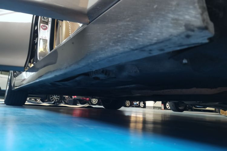 宝马5系 2013款 525Li 豪华型局部细节9001