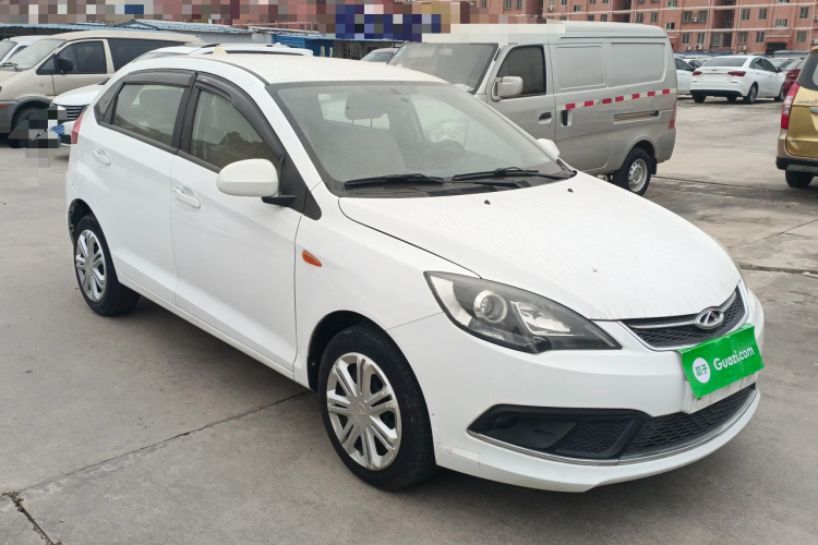 奇瑞 风云2 2015款 1.5L 手动新锐版车身外观3