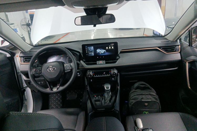 丰田 威兰达 2024款 2.0L CVT两驱豪华PLUS版中控内饰12