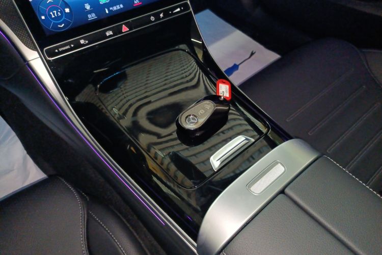 奔驰C级 2023款 改款 C 260 L 运动版中控内饰7001