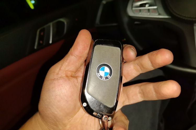 宝马X5 2023款 xDrive 30Li 尊享型M运动曜夜套装中控内饰11