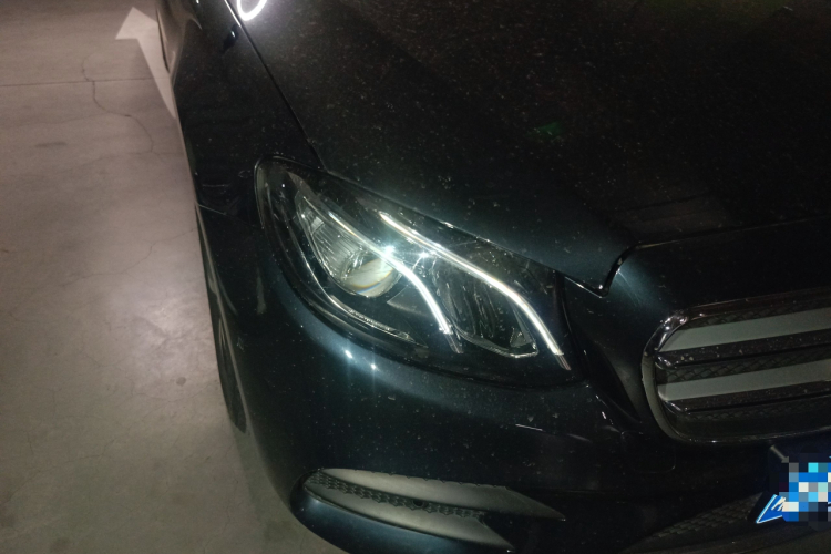 奔驰E级 2018款 改款 E 300 L 运动豪华型车身外观8