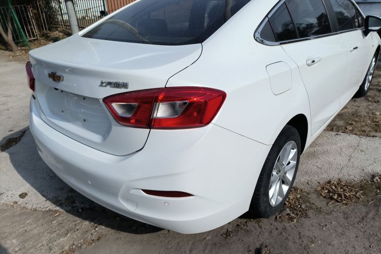 雪佛兰 科鲁兹 2017款 1.5L 自动先锋天窗版车身外观9