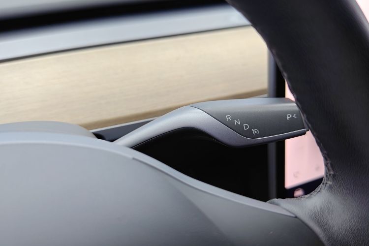 特斯拉 Model Y 2021款 标准续航后驱版中控内饰18