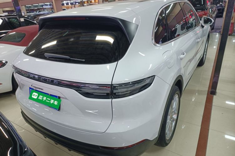 保时捷 2022款 Cayenne 3.0T 铂金版车身外观6005