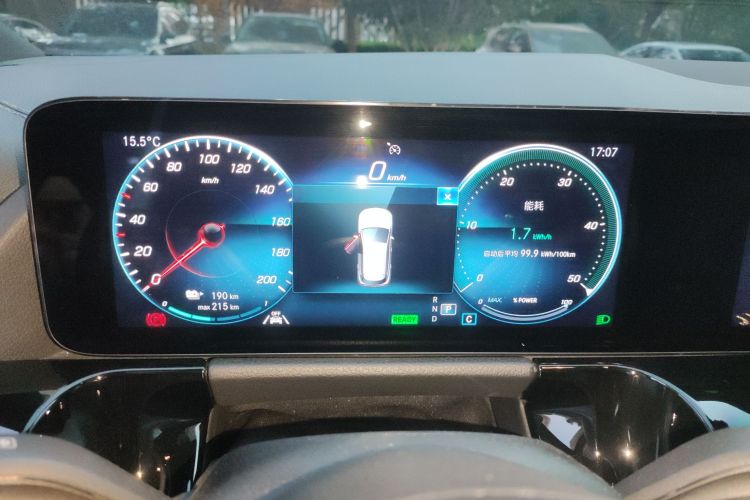 奔驰EQA 2022款 EQA 300 4MATIC 首发特别版中控内饰14