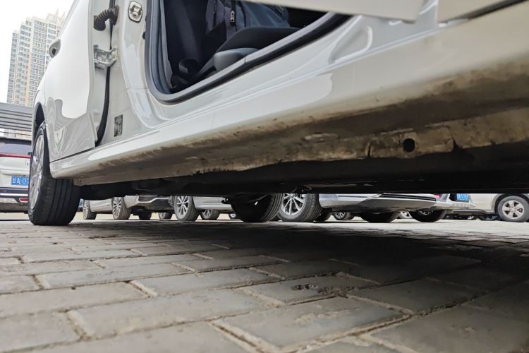 标致301 2014款 1.6L 手动舒适版局部细节9001