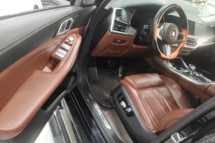 宝马X7 2020款 xDrive40i 行政型豪华套装中控内饰20