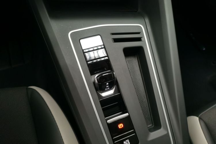 大众 高尔夫 2023款 改款 280TSI DSG Pro中控内饰18