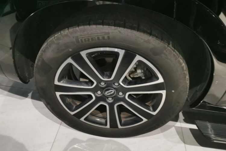 鸿蒙智行 问界M7 2024款 1.5T 智驾四驱Ultra版 5座车身外观6001