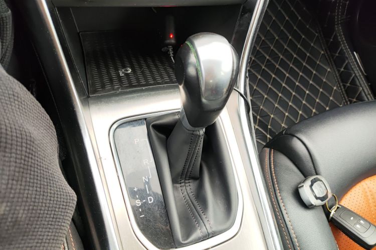 比亚迪 宋 2016款 2.0TID 自动豪华型中控内饰18