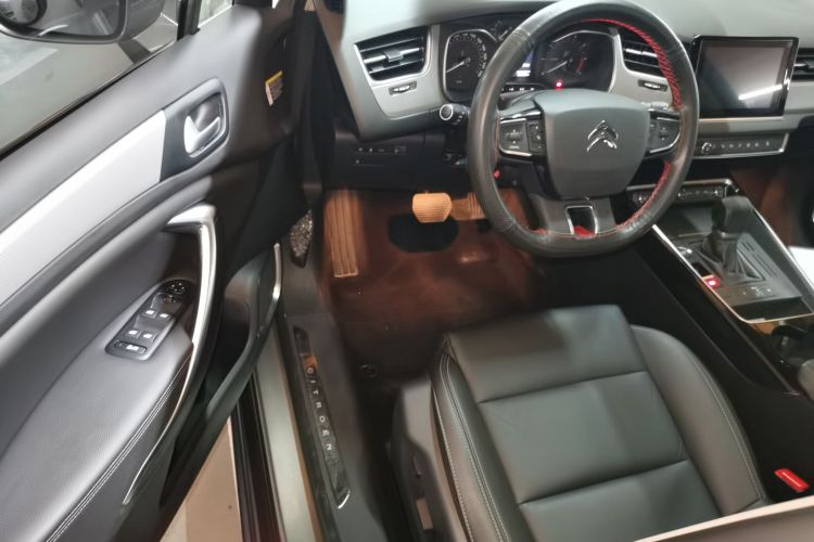 雪铁龙C5 2017款 350THP 自动豪华型中控内饰7003