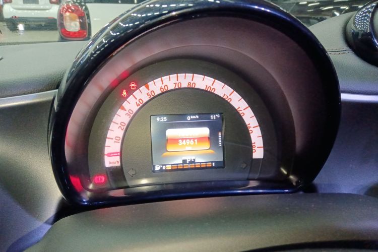 smart fortwo 2019款 0.9T 66千瓦硬顶风擎版 国VI局部细节14