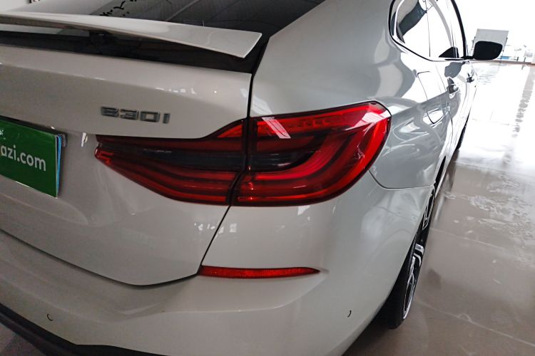 宝马6系GT 2022款 630i M运动套装车身外观9