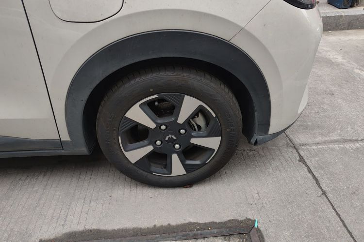 五菱汽车 五菱缤果PLUS 2024款 330km 五座版车身外观6007