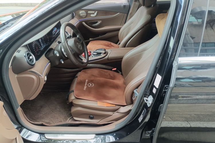 奔驰E级 2018款 E 200 L中控内饰19