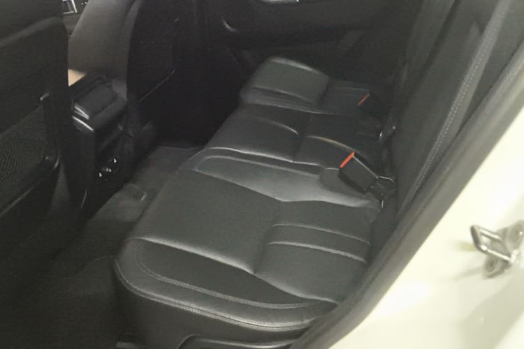 路虎 发现神行 2016款 2.0T HSE中控内饰21