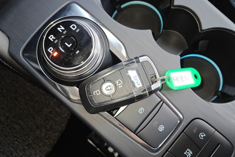 福特 福克斯 2021款 猎装版 EcoBoost 180 自动猎潮型中控内饰7001