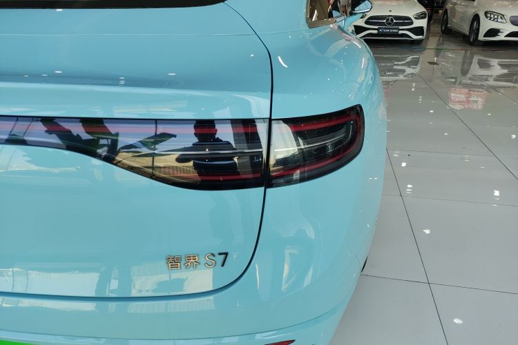鸿蒙智行 智界S7 2025款 785km Ultra车身外观6006