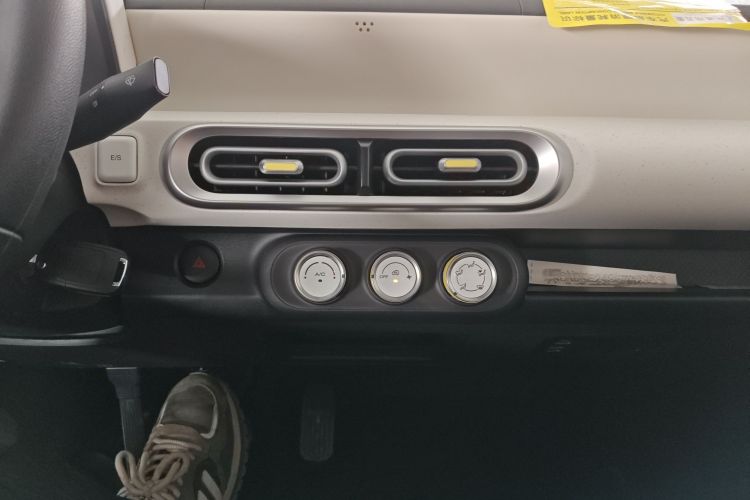 五菱汽车 宏光MINIEV 2024款 第三代 215km 青春版中控内饰16