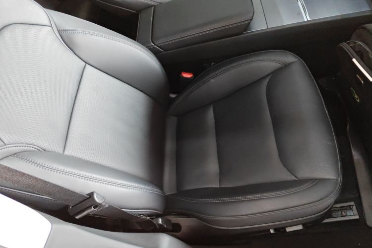 特斯拉 Model 3 2023款 长续航全轮驱动版局部细节41