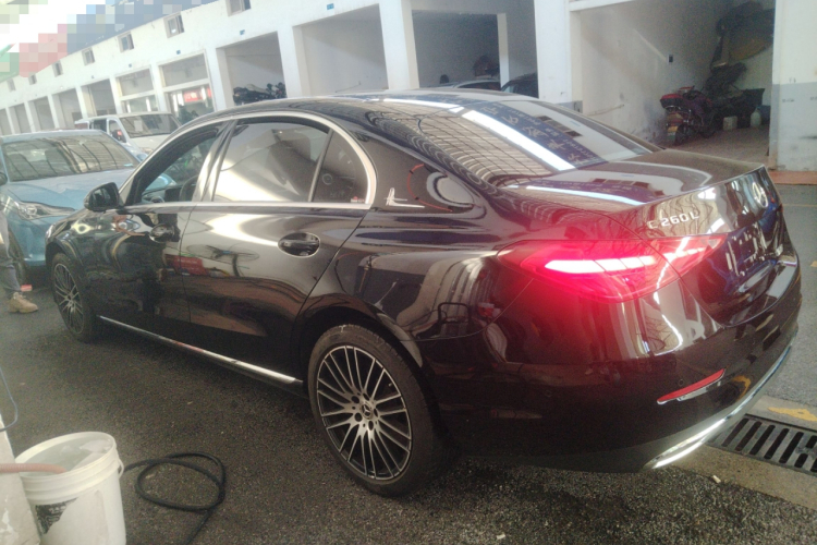 奔驰C级 2024款 改款三 C 260 L车身外观4