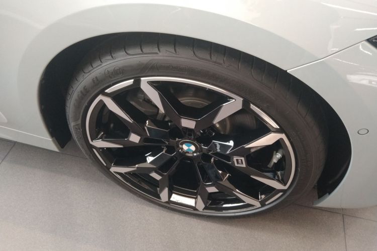 宝马4系 2024款 430i M运动曜夜套装车身外观10