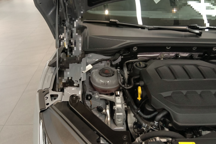 一汽-大众CC 2024款 380TSI 夺目 众享款机舱底盘25