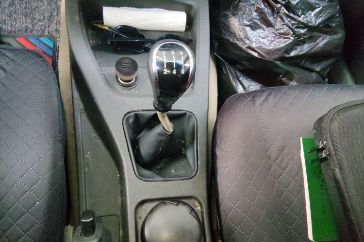 五菱汽车 五菱宏光 2016款 1.5L 改款S舒适型中控内饰18