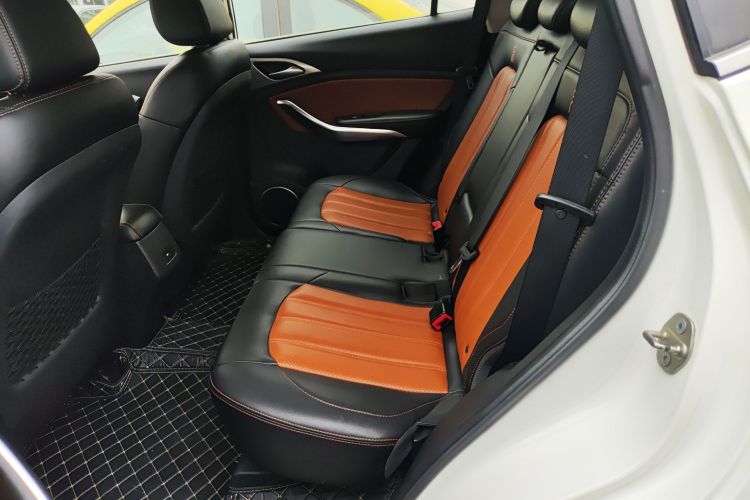 比亚迪 宋 2016款 2.0TID 自动豪华型中控内饰21