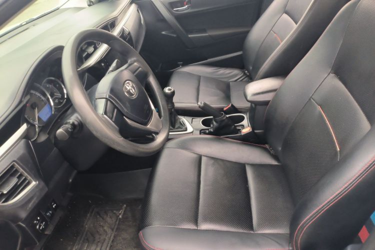 丰田 雷凌 2016款 1.6G 手动精英版中控内饰19