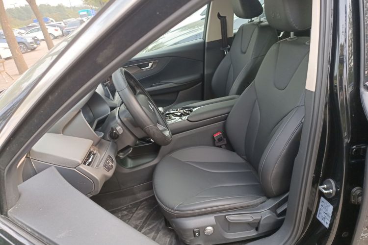 红旗E-QM5 2023款 改款 基础出行版局部细节19