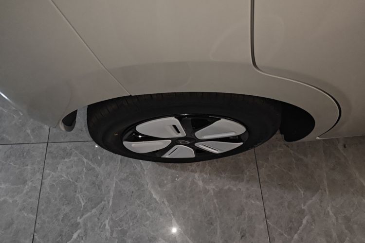 五菱汽车 宏光MINIEV 2025款 四门版 进阶款车身外观6008