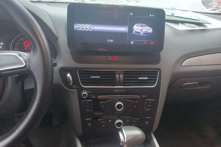 奥迪Q5 2013款 40 TFSI 进取型局部细节16