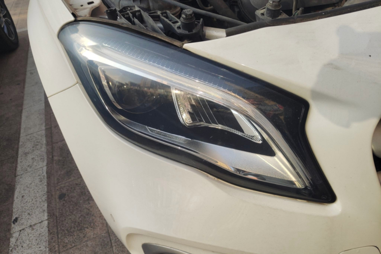 奔驰GLA 2017款 GLA 220 4MATIC 时尚型车身外观6006