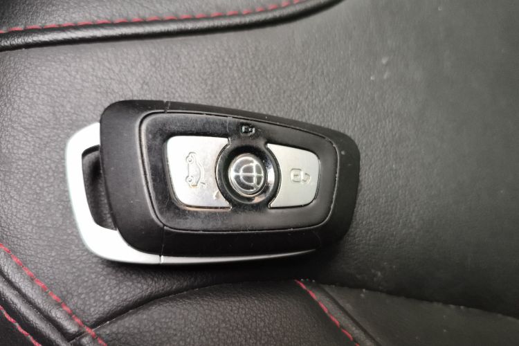 中华V3 2016款 1.5L 手动智能型中控内饰11