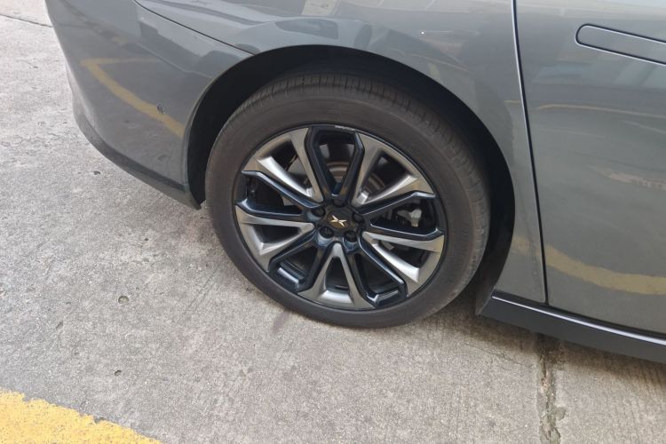 小鹏P7 2022款 480N+车身外观6008