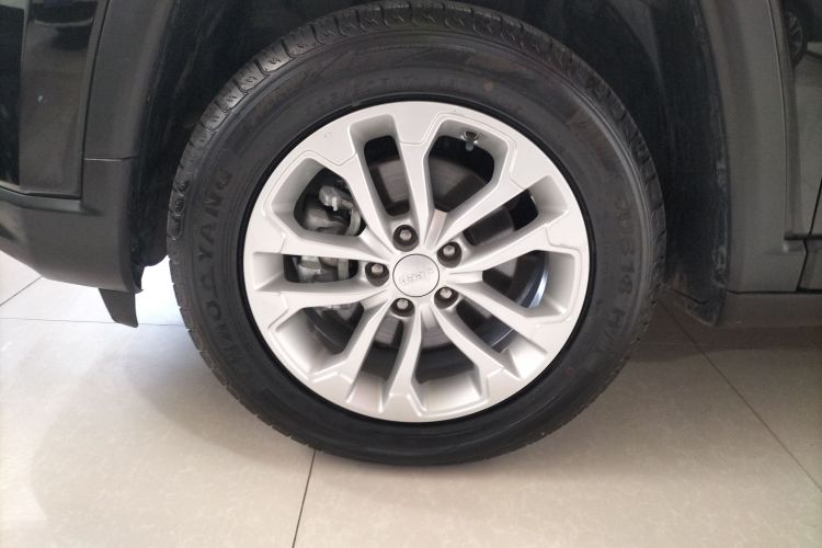 Jeep 指南者 2021款 220T 自动领先版车身外观6003